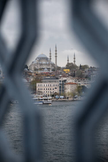 Nikon magazine - Figen Kokol in Istanbul with the DX 16-50mm